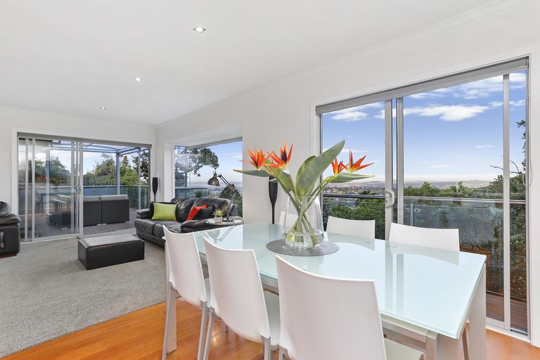 Photo of property in 39 Tawini Road, Titirangi, Auckland, 0604