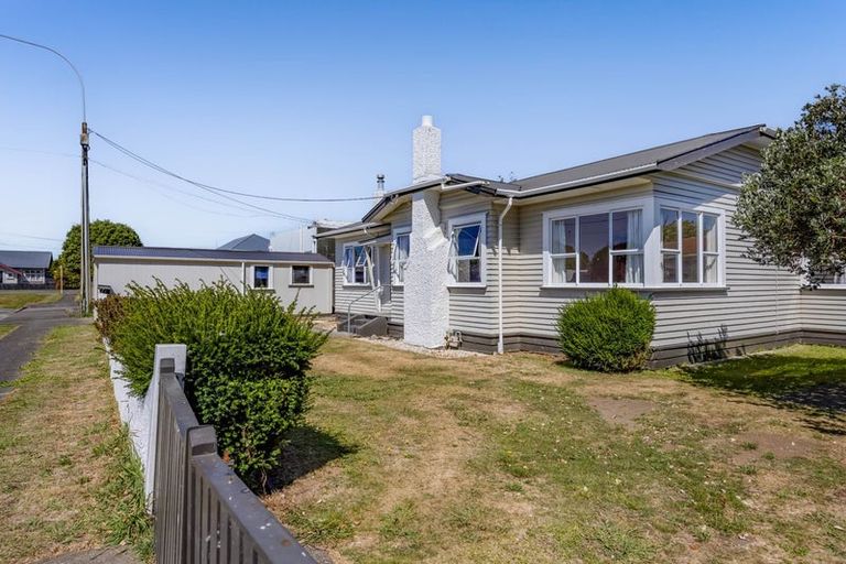 Photo of property in 24 Morrissey Street, Hawera, 4610