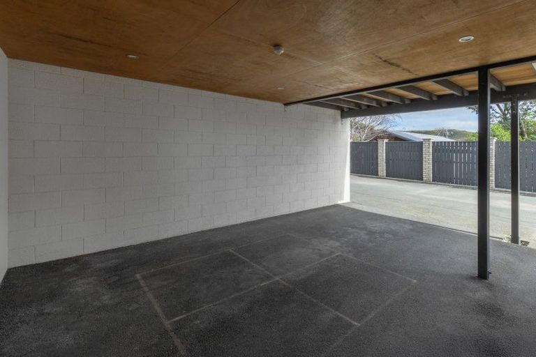 Photo of property in 2/24 Acheron Road, Paremata, Porirua, 5026