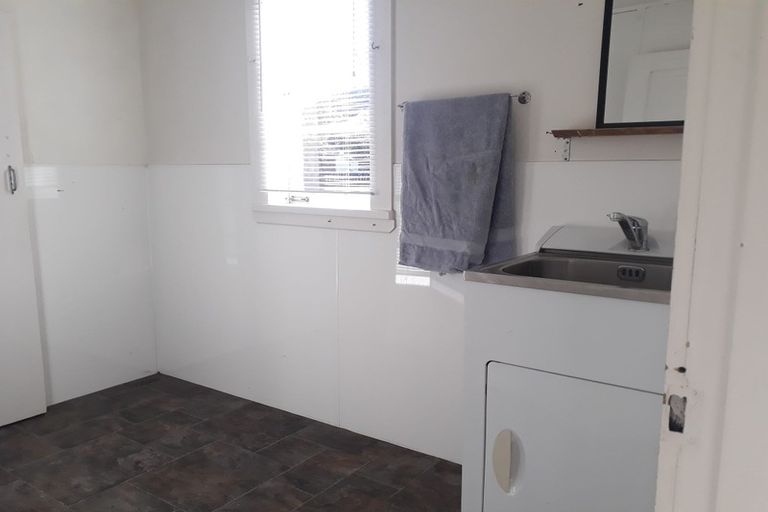 Photo of property in 11 Selwyn Avenue, Avenues, Whangarei, 0110