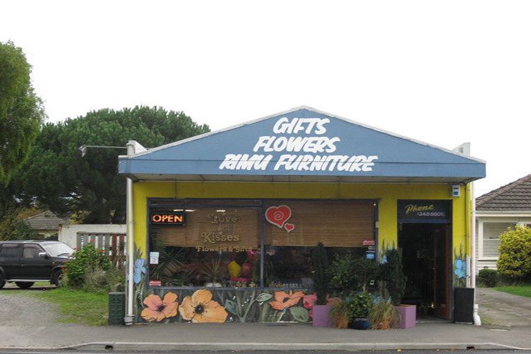 Photo of property in 15 Curletts Road, Sockburn, Christchurch, 8042