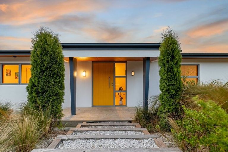 Photo of property in 5 Stoneyridge Close, Mount Pleasant, Christchurch, 8081