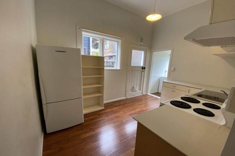 Photo of property in 96 Pirie Street, Mount Victoria, Wellington, 6011