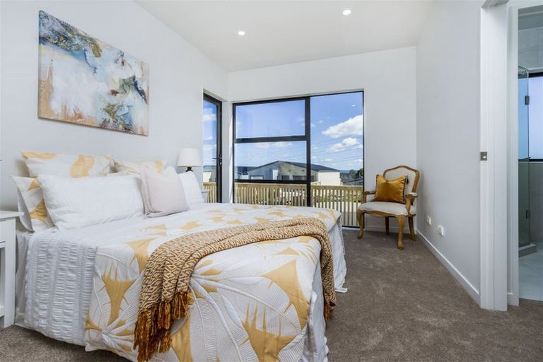 Photo of property in 1 Horokaka Street, Massey, Auckland, 0614