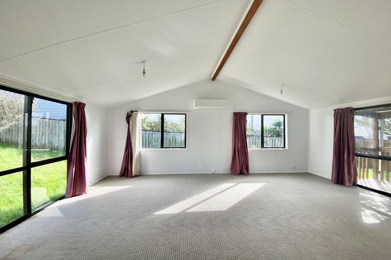 Photo of property in 21 Plunket Avenue, Papatoetoe, Auckland, 2104