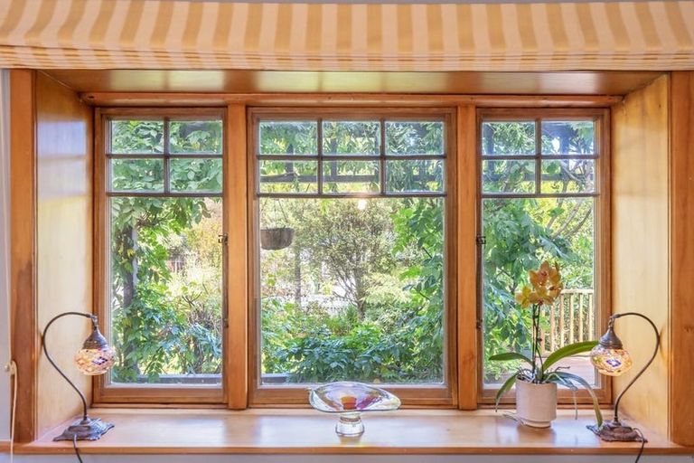 Photo of property in 27 Kotari Road, Days Bay, Lower Hutt, 5013