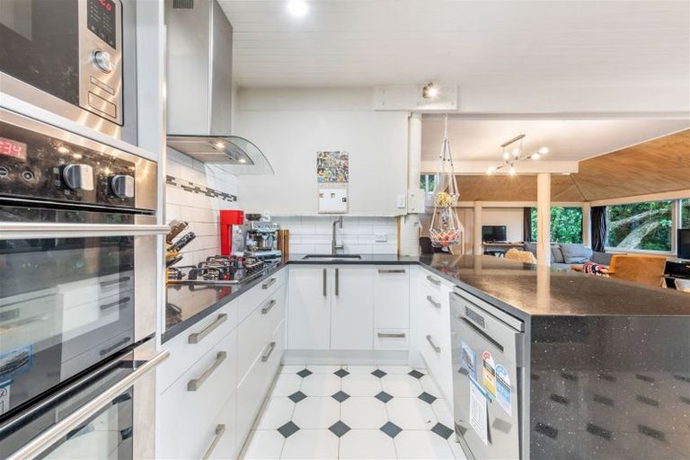 Photo of property in 40 Tanekaha Road, Titirangi, Auckland, 0604