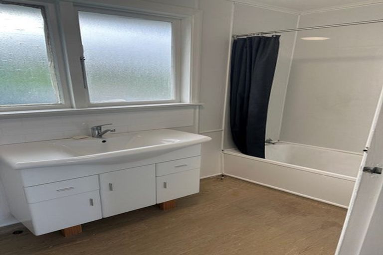 Photo of property in 160-162 Warspite Avenue, Waitangirua, Porirua, 5024