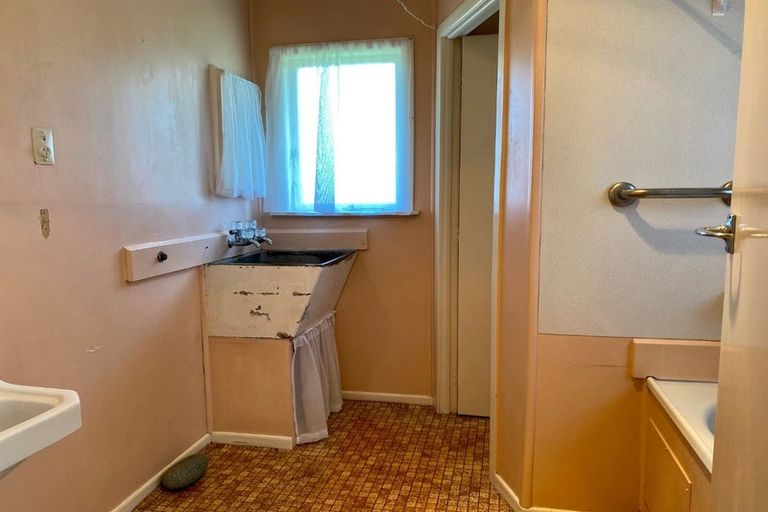 Photo of property in 9a Kirton Crescent, Manurewa, Auckland, 2102