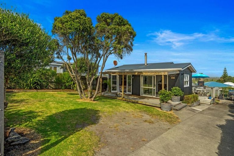 Photo of property in 438 Pukehina Parade, Pukehina, Te Puke, 3189