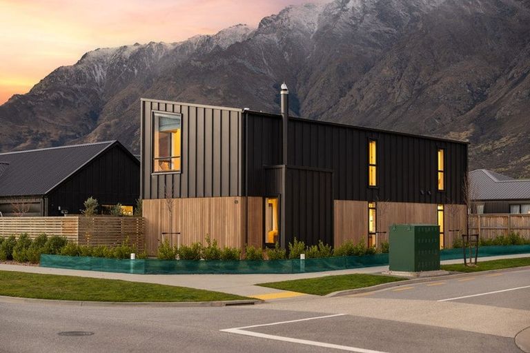 Photo of property in 69 Howden Drive, Jacks Point, 9371