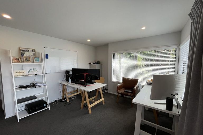 Photo of property in 3b Maldive Street, Khandallah, Wellington, 6035