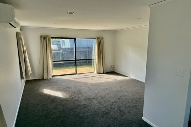 Photo of property in 1/37 Compton Crescent, Taita, Lower Hutt, 5011