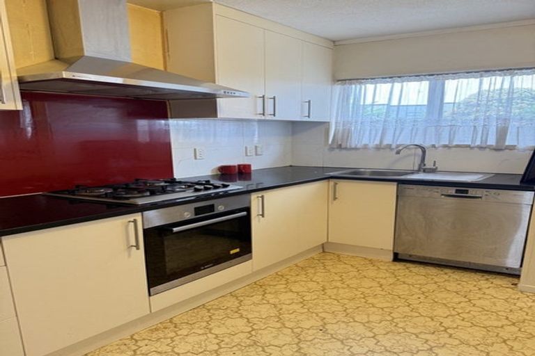 Photo of property in 2/25 Overton Road, Papatoetoe, Auckland, 2025