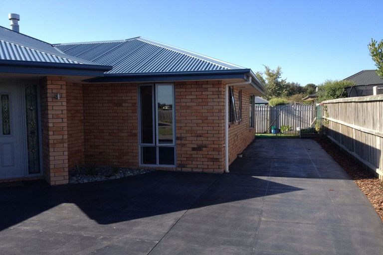 Photo of property in 9 Gillatt Gardens, Halswell, Christchurch, 8025