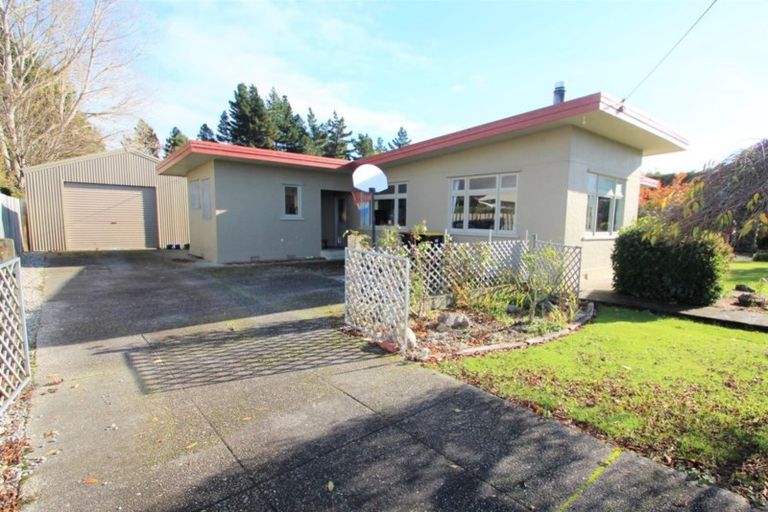 Photo of property in 35 Hull Street, Riversdale, 9776