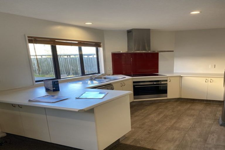 Photo of property in 2/90 Picton Avenue, Riccarton, Christchurch, 8011