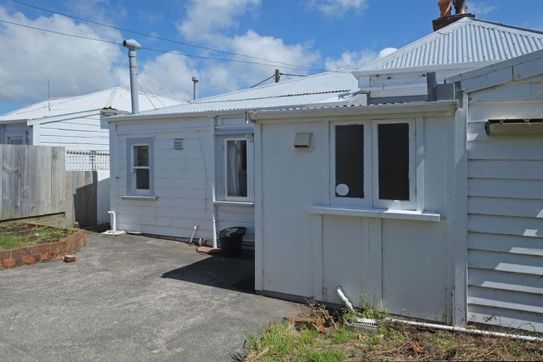 Photo of property in 4 Prince Street, Mount Victoria, Wellington, 6011