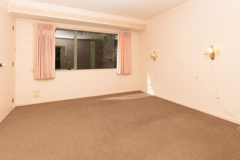 Photo of property in 1/13 Goldfinch Rise, Unsworth Heights, Auckland, 0632