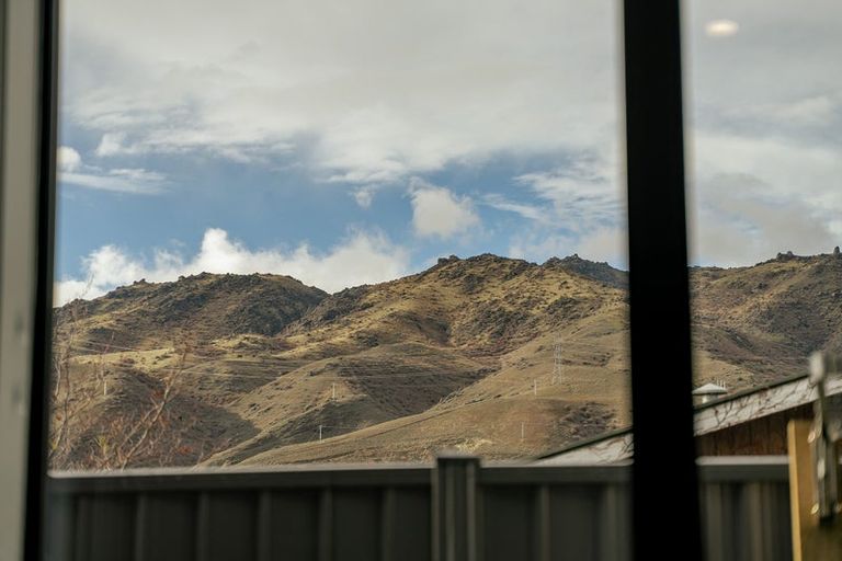 Photo of property in 37 Wallis Drive, Cromwell, 9310