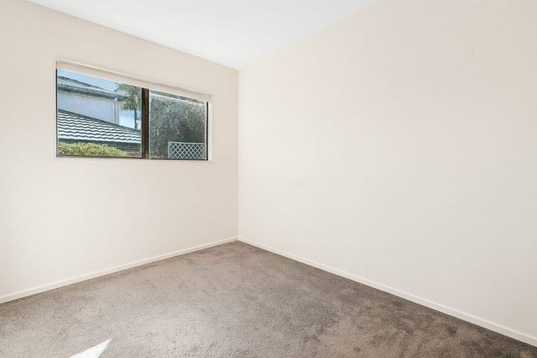 Photo of property in 72l Seabrook Avenue, New Lynn, Auckland, 0600