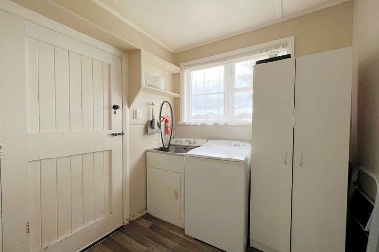 Photo of property in 37 Old Farm Road, Hamilton East, Hamilton, 3216