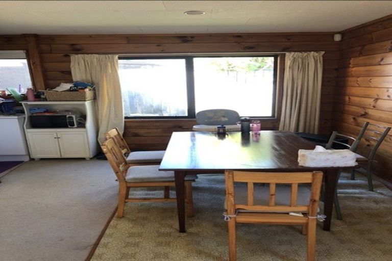 Photo of property in 2a Lauderdale Road, Birkdale, Auckland, 0626