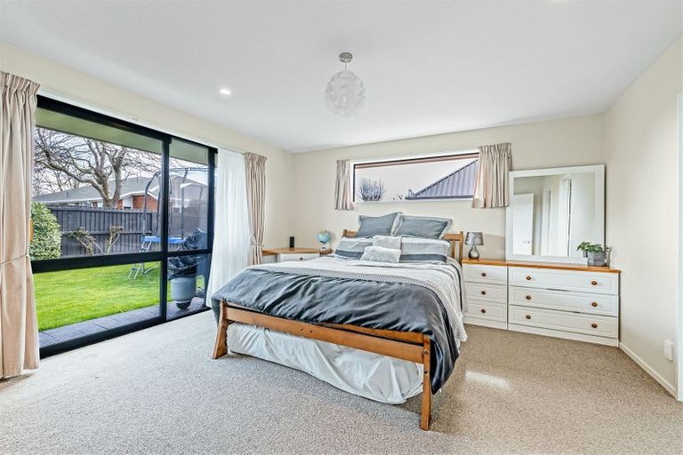 Photo of property in 3 Brockhall Lane, Avonhead, Christchurch, 8042