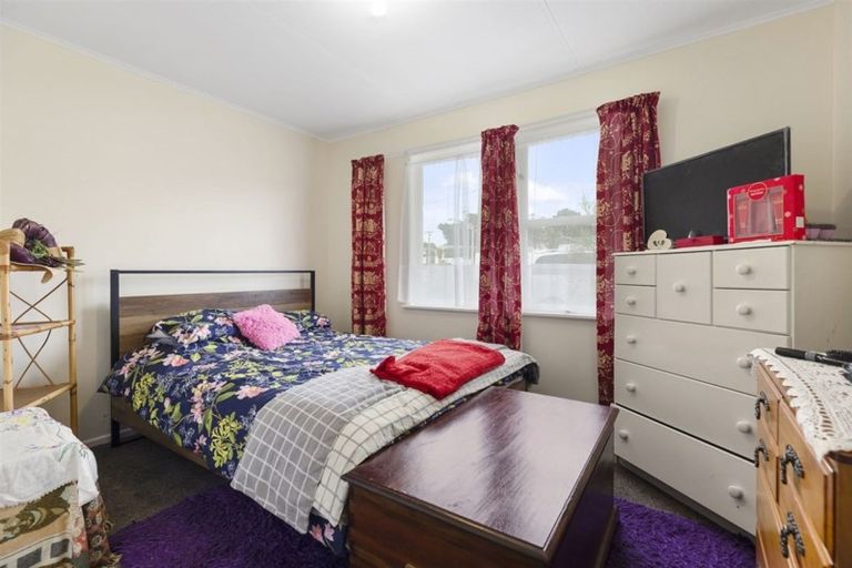Photo of property in 25 Swansea Street, Cannons Creek, Porirua, 5024