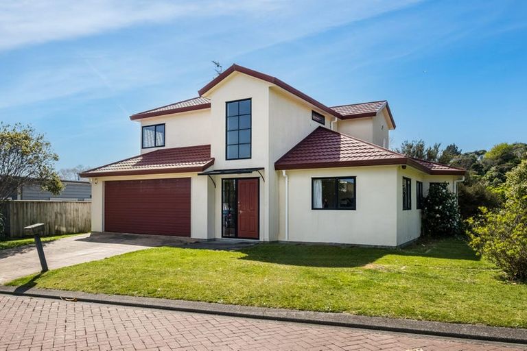 Photo of property in 2 Cromarty Place, Papakowhai, Porirua, 5024