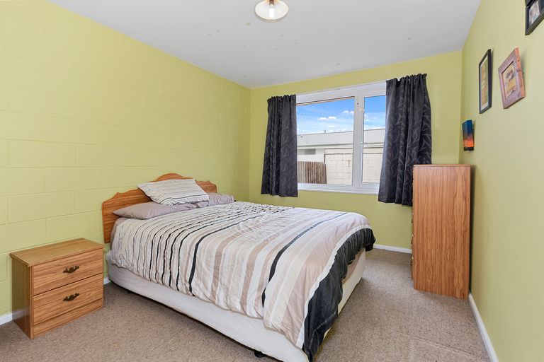 Photo of property in 4/14a Dickson Crescent, Hornby, Christchurch, 8042