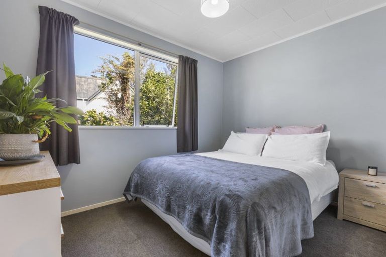 Photo of property in 73 Heta Road, Highlands Park, New Plymouth, 4312