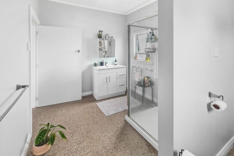 Photo of property in 192 Tasman Street, Opunake, 4616