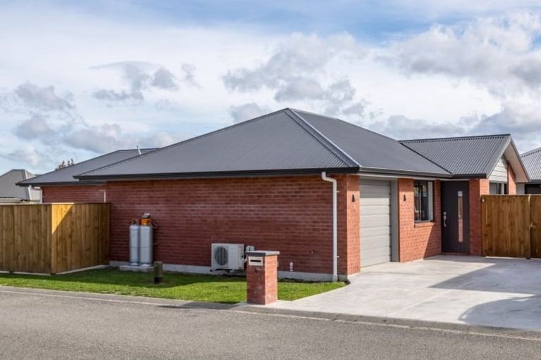 Photo of property in 4 Tarata Grove, Lansdowne, Masterton, 5810
