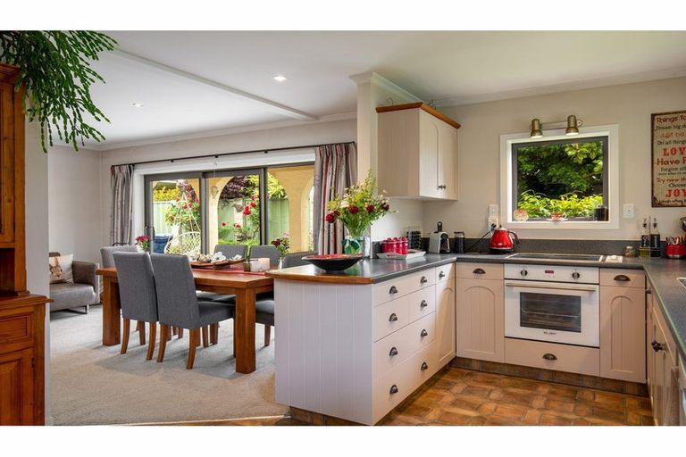 Photo of property in 82 Ashworth Street, Alexandra, 9320