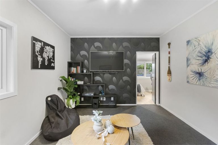 Photo of property in 13 Miraka Place, Birkenhead, Auckland, 0626