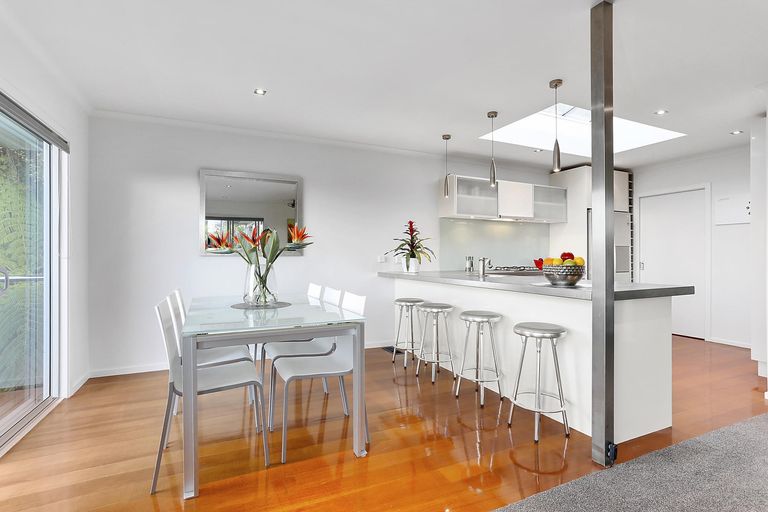 Photo of property in 39 Tawini Road, Titirangi, Auckland, 0604