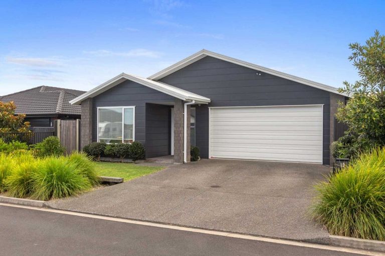 Photo of property in 10 Pioneer Crescent, Omokoroa, 3114