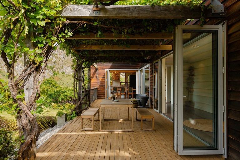 Photo of property in 17 Littles Road, Coronet Peak, Queenstown, 9371