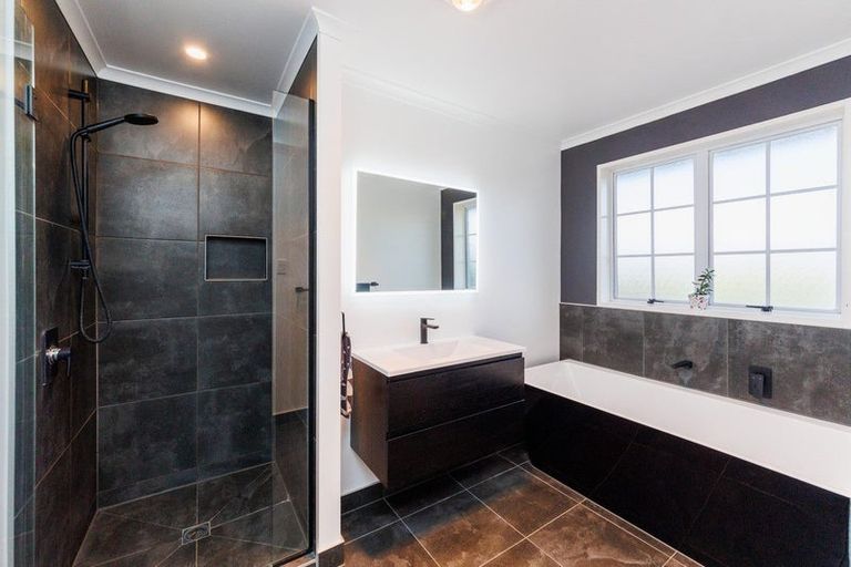 Photo of property in 35 Park View Avenue, Feilding, 4702