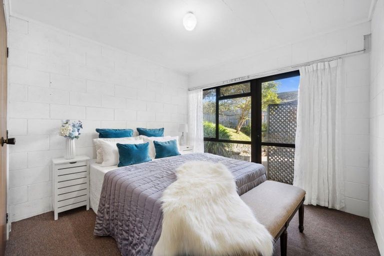 Photo of property in 15 Pigeon Mountain Road, Half Moon Bay, Auckland, 2012