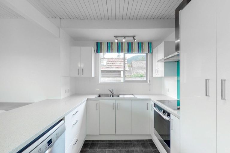 Photo of property in 436 Muritai Road, Eastbourne, Lower Hutt, 5013