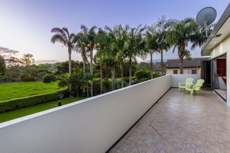 Photo of property in 8 Monkton Close, Greenhithe, Auckland, 0632