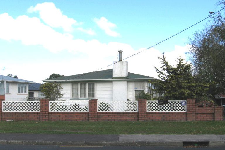 Photo of property in 1/46 Strid Road, Te Atatu South, Auckland, 0610