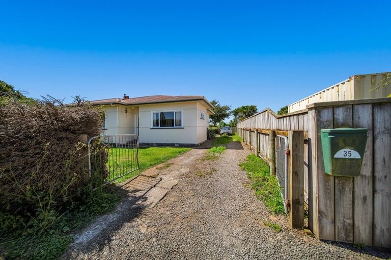 Photo of property in 35 Mawhitiwhiti Road, Normanby, Hawera, 4614
