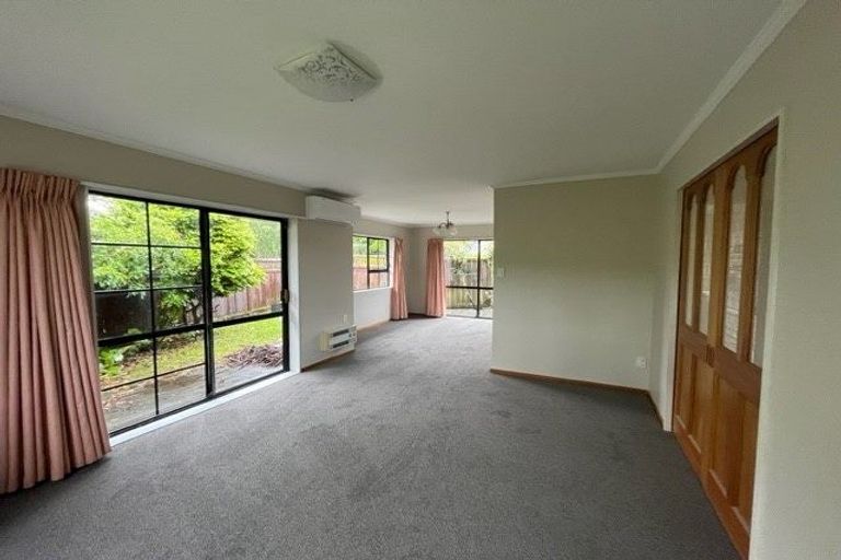 Photo of property in 15 Vincent Street, Waterloo, Lower Hutt, 5011