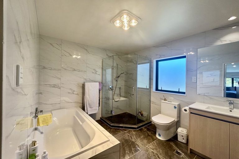 Photo of property in 6c Blenheim Street, Glenfield, Auckland, 0629