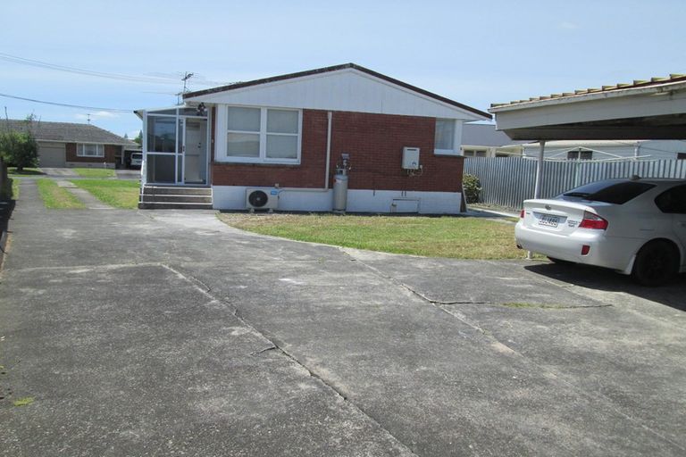 Photo of property in 2/24 Dale Crescent, Pakuranga, Auckland, 2010