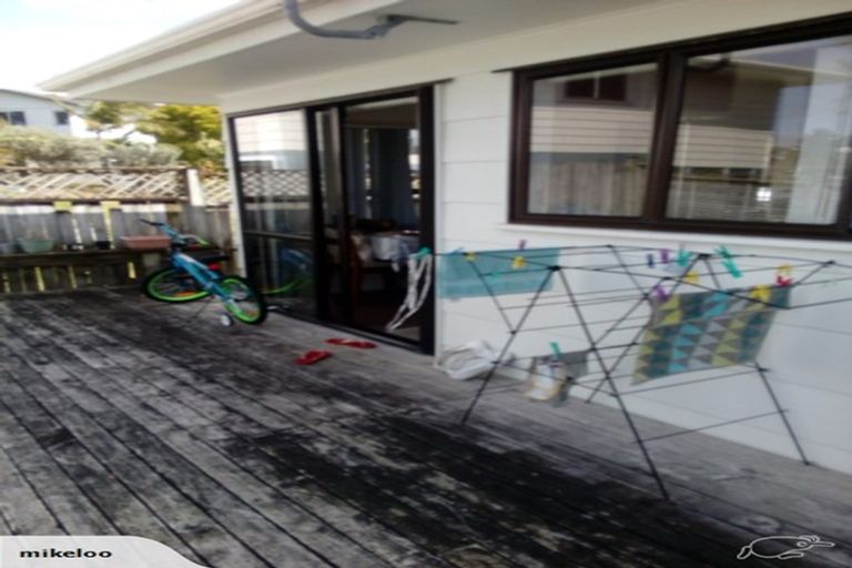 Photo of property in 12 Tetrarch Place, Totara Vale, Auckland, 0629