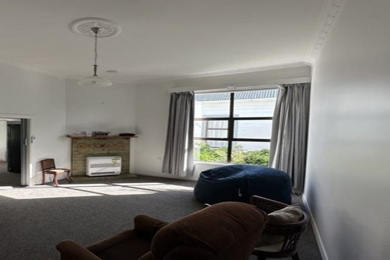 Photo of property in 70 Derwent Street, Island Bay, Wellington, 6023
